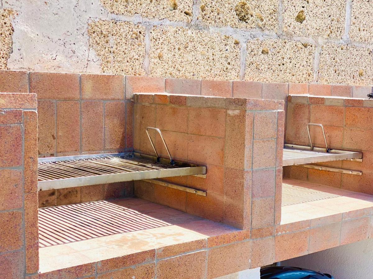 Nashira Hot Tub Piscina Y Jardin Villa Buzanada Exterior photo